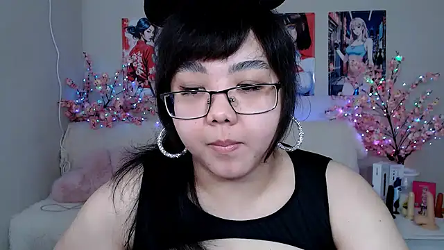 Snapshot of Moertomlly chatting on March 15, 2026, 5:35 am Moertomlly online show from March 15, 2026, 5:35 am