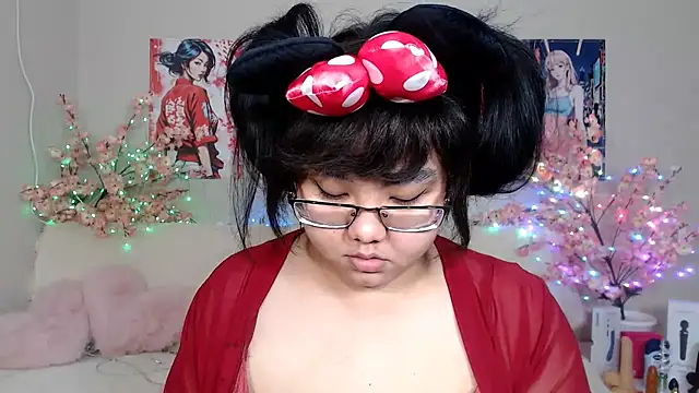 Snapshot of Moertomlly chatting on April 16, 2026, 4:13 am Moertomlly online show from April 16, 2026, 4:13 am