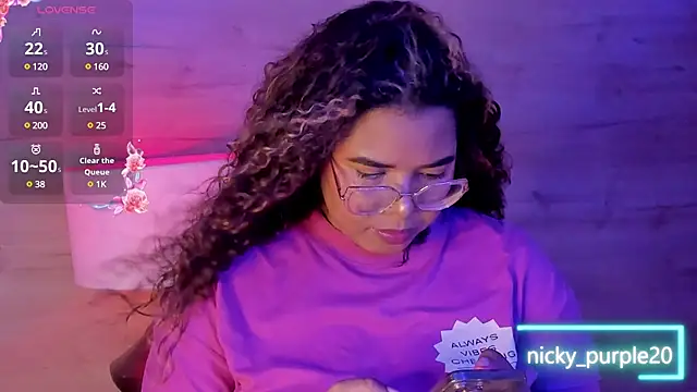  nickypurple  online show from February 3, 2025, 12:25 pm