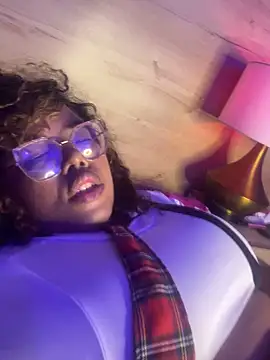  nickypurple  online show from March 5, 2025, 6:12 pm