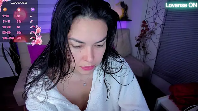 Snapshot of Lunlunera chatting on May 6, 2026, 4:08 am Lunlunera online show from May 6, 2026, 4:08 am