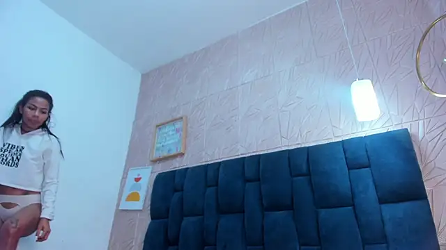 Hellen Sky online show from February 11, 2025, 7:38 pm