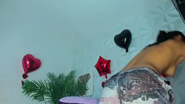 Hellen Sky online show from April 17, 2026, 7:06 pm