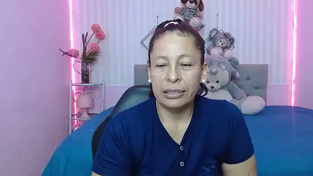 Snapshot of mature_martina chatting on May 22, 2026, 10:37 pm mature martina online show from May 22, 2026, 10:37 pm