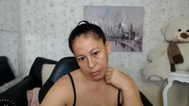 Snapshot of mature_martina chatting on May 26, 2026, 8:10 am mature martina online show from May 26, 2026, 8:10 am