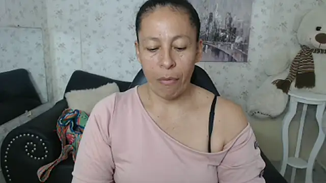 Snapshot of mature_martina chatting on June 18, 2026, 10:03 pm mature martina online show from June 18, 2026, 10:03 pm
