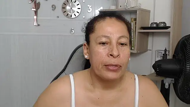 Snapshot of mature_martina chatting on July 1, 2026, 6:40 pm mature martina online show from July 1, 2026, 6:40 pm