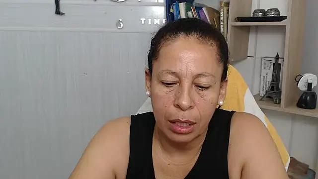 Snapshot of mature_martina chatting on July 2, 2026, 5:35 am mature martina online show from July 2, 2026, 5:35 am