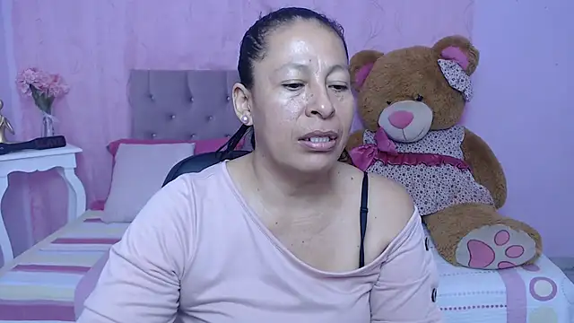 Snapshot of mature_martina chatting on July 2, 2026, 10:27 pm mature martina online show from July 2, 2026, 10:27 pm