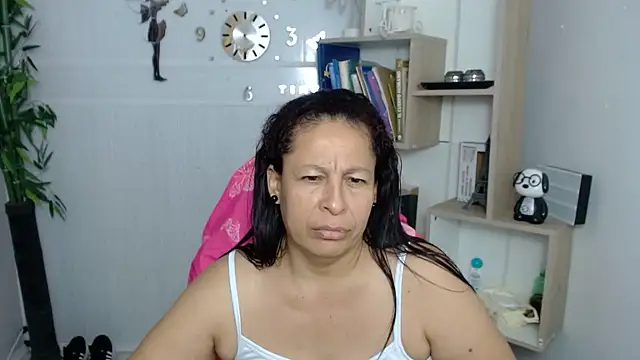 Snapshot of mature_martina chatting on July 9, 2026, 9:02 am mature martina online show from July 9, 2026, 9:02 am
