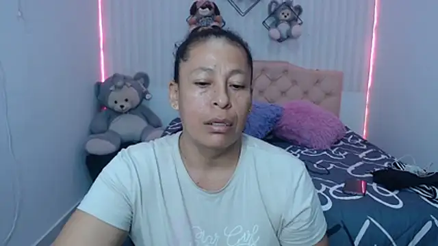 Snapshot of mature_martina chatting on July 27, 2026, 11:01 pm mature martina online show from July 27, 2026, 11:01 pm