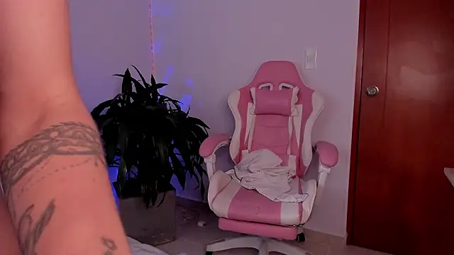 JESYSOZ23  online show from February 3, 2026, 11:37 am