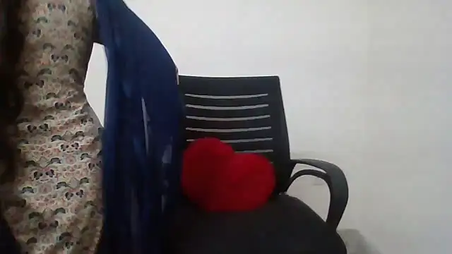 Snapshot of Sexy_iknoor chatting on May 5, 2026, 6:10 am Sexy iknoor online show from May 5, 2026, 6:10 am