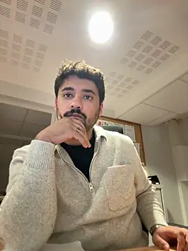 Snapshot of Maounaswaley chatting on May 18, 2026, 12:22 pm Maounaswaley online show from May 18, 2026, 12:22 pm