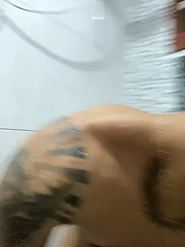 Gust027 online show from April 17, 2026, 1:08 am