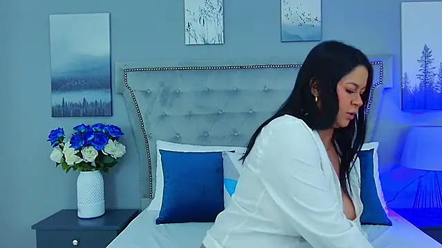 Margaret Saunders online show from December 2, 2024, 7:27 pm