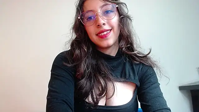 kute Aliz online show from March 21, 2025, 1:56 am