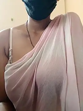 pretiHot online show from April 23, 2026, 4:24 am