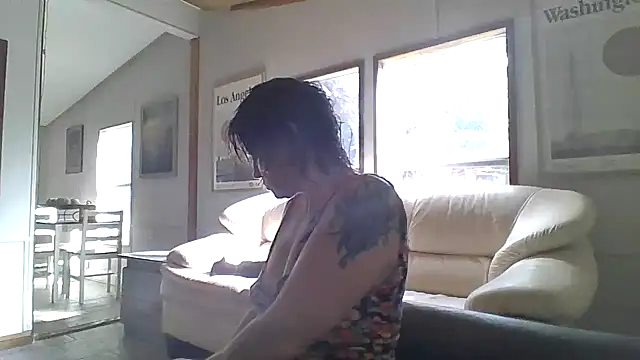 spundarella420 online show from May 28, 2026, 9:23 pm