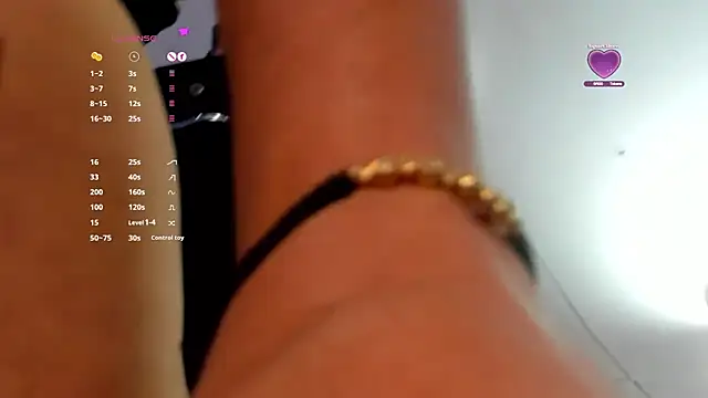 Snapshot of Angelblue_ chatting on March 28, 2026, 1:43 pm Angelblue online show from March 28, 2026, 1:43 pm
