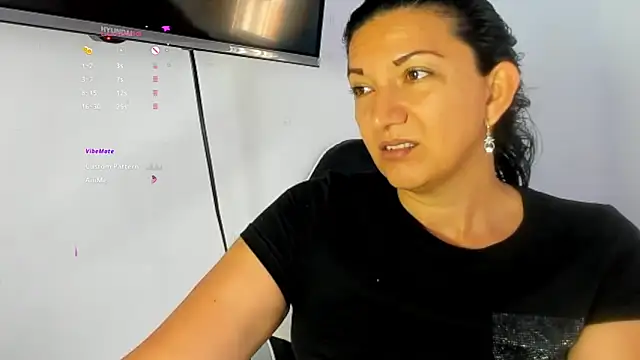 Snapshot of Angelblue_ chatting on April 8, 2026, 7:14 pm Angelblue online show from April 8, 2026, 7:14 pm