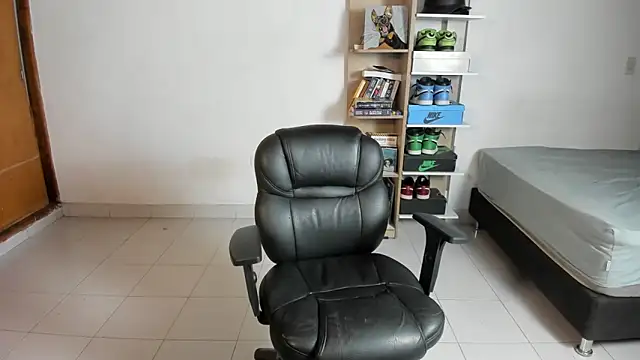 imtonny19 online show from December 2, 2025, 1:11 am