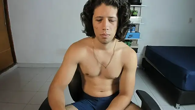 imtonny19 online show from December 18, 2025, 1:44 am