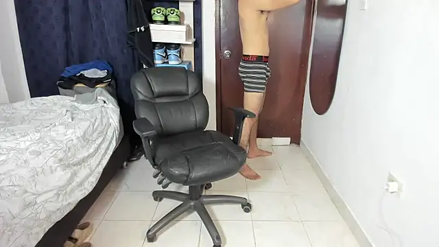 imtonny19 online show from February 10, 2026, 12:15 am