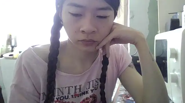 Snapshot of CarlyJoy chatting on March 18, 2025, 6:46 am CarlyJoy online show from March 18, 2025, 6:46 am