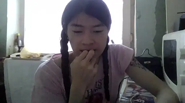 Snapshot of CarlyJoy chatting on March 18, 2025, 12:58 pm CarlyJoy online show from March 18, 2025, 12:58 pm