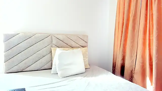 Snapshot of im_amber chatting on December 11, 2024, 1:17 pm im amber online show from December 11, 2024, 1:17 pm