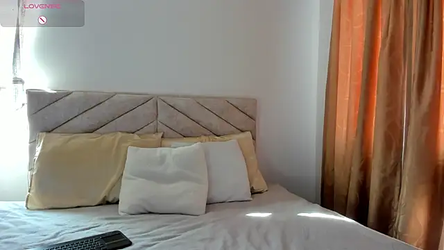 Snapshot of im_amber chatting on December 20, 2024, 1:11 pm im amber online show from December 20, 2024, 1:11 pm