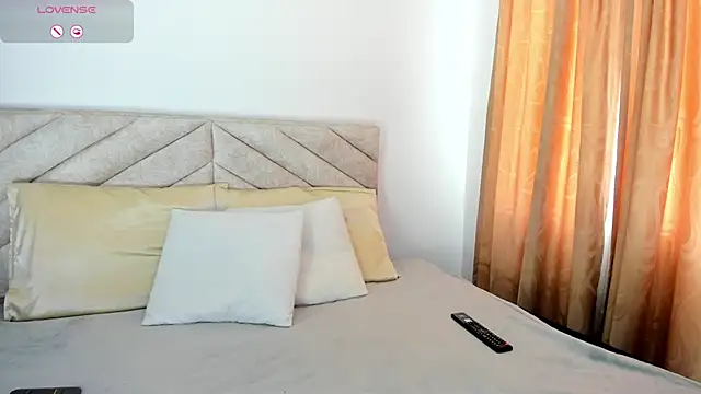 Snapshot of im_amber chatting on December 27, 2024, 1:18 pm im amber online show from December 27, 2024, 1:18 pm