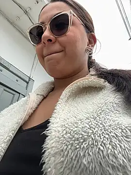 Snapshot of Natha_Fantasy chatting on March 7, 2025, 5:38 pm Natha Fantasy online show from March 7, 2025, 5:38 pm