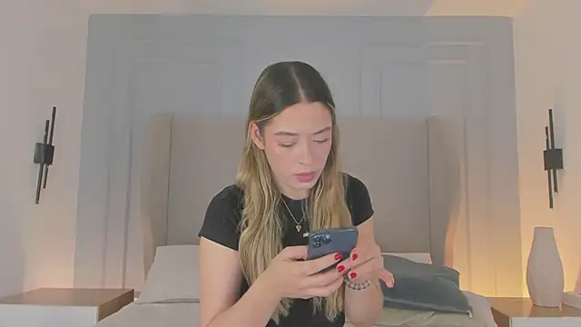 Snapshot of chloe_d chatting on May 1, 2026, 1:59 pm chloe d online show from May 1, 2026, 1:59 pm
