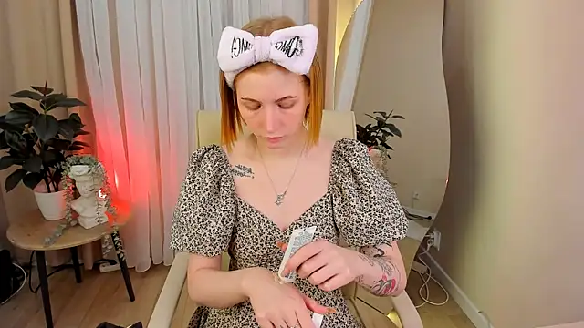 Mira  Blush online show from March 19, 2025, 8:54 pm