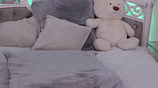 Snapshot of CrissyTaylor chatting on October 16, 2025, 3:18 am CrissyTaylor online show from October 16, 2025, 3:18 am