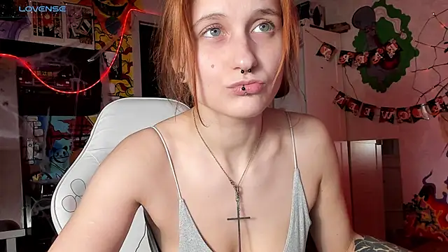 Sunny Mouse  online show from October 30, 2025, 4:41 pm