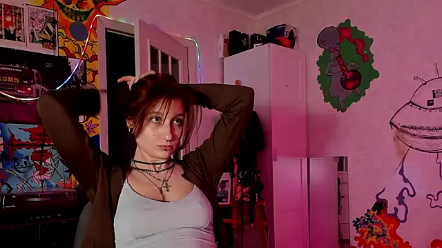 Sunny Mouse  online show from May 1, 2026, 6:45 pm
