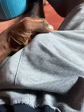 Yurt000 online show from March 22, 2025, 5:17 am