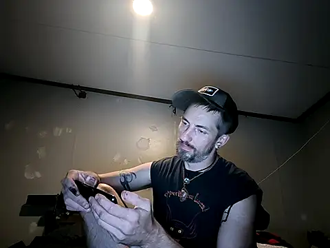 Bi curious86 online show from June 5, 2026, 3:35 am