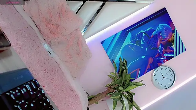 Snapshot of Hannahsmit chatting on January 12, 2025, 10:12 pm Hannahsmit online show from January 12, 2025, 10:12 pm