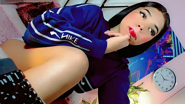 Snapshot of Hannahsmit chatting on January 31, 2025, 7:18 am Hannahsmit online show from January 31, 2025, 7:18 am