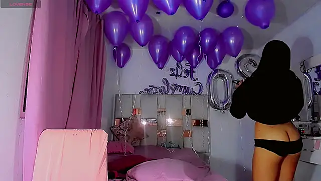 Snapshot of Hannahsmit chatting on October 25, 2025, 8:00 am Hannahsmit online show from October 25, 2025, 8:00 am