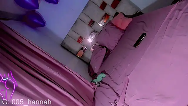 Snapshot of Hannahsmit chatting on November 7, 2025, 7:41 am Hannahsmit online show from November 7, 2025, 7:41 am