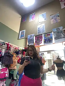 Snapshot of ROSALIALUCY chatting on April 1, 2026, 1:41 pm ROSALIALUCY online show from April 1, 2026, 1:41 pm