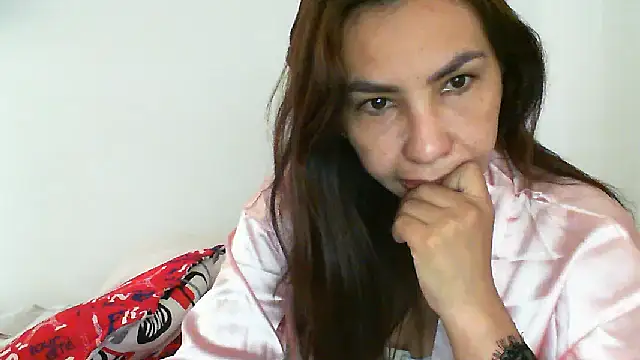 Snapshot of salome__milf chatting on March 4, 2026, 1:39 pm salome milf online show from March 4, 2026, 1:39 pm