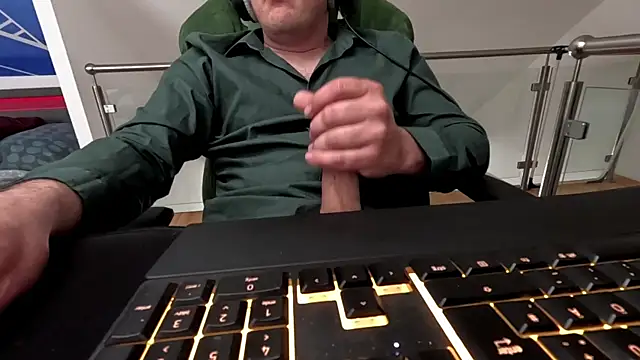 Snapshot of auilein chatting on May 16, 2026, 2:16 pm auilein online show from May 16, 2026, 2:16 pm