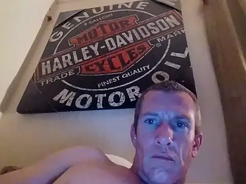 Snapshot of CuddlyFloat88 chatting on March 27, 2026, 8:09 am CuddlyFloat88 online show from March 27, 2026, 8:09 am