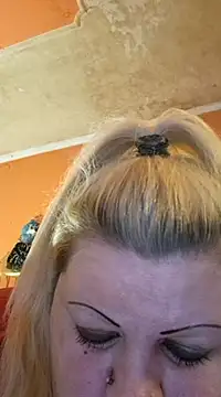 ducicsajsziii online show from December 6, 2024, 4:06 pm